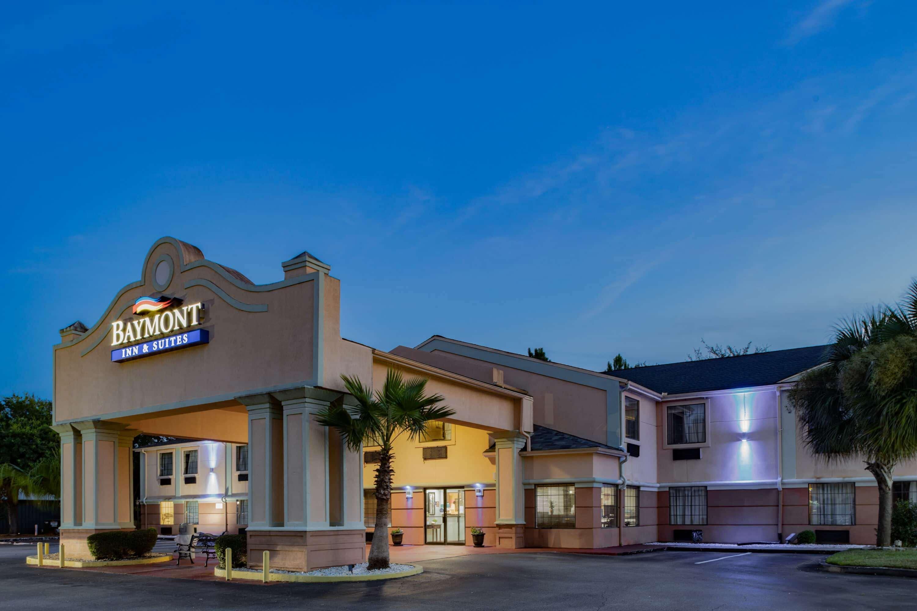 Baymont By Wyndham Hinesville Fort Stewart Area Exterior foto