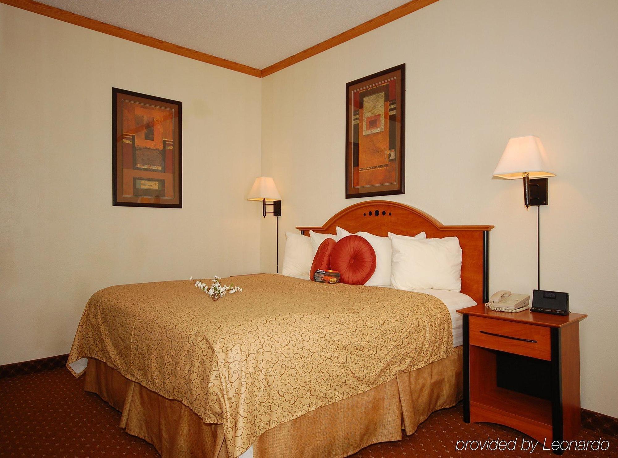 Baymont By Wyndham Hinesville Fort Stewart Area Quarto foto