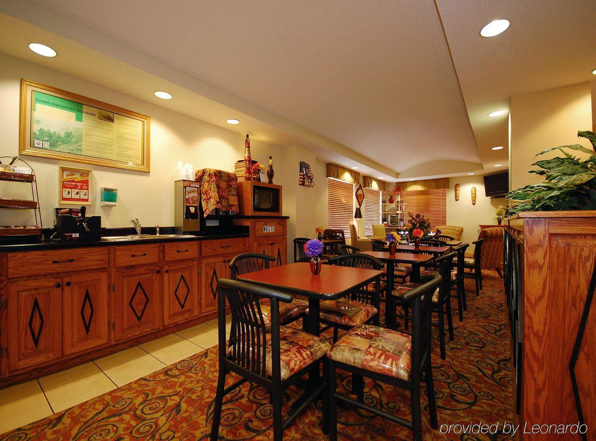 Baymont By Wyndham Hinesville Fort Stewart Area Restaurante foto