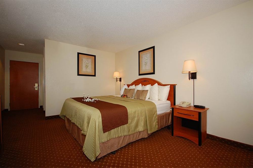 Baymont By Wyndham Hinesville Fort Stewart Area Exterior foto
