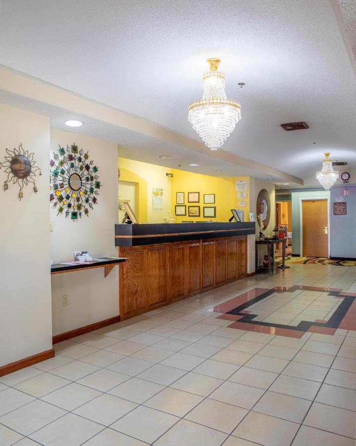 Baymont By Wyndham Hinesville Fort Stewart Area Exterior foto